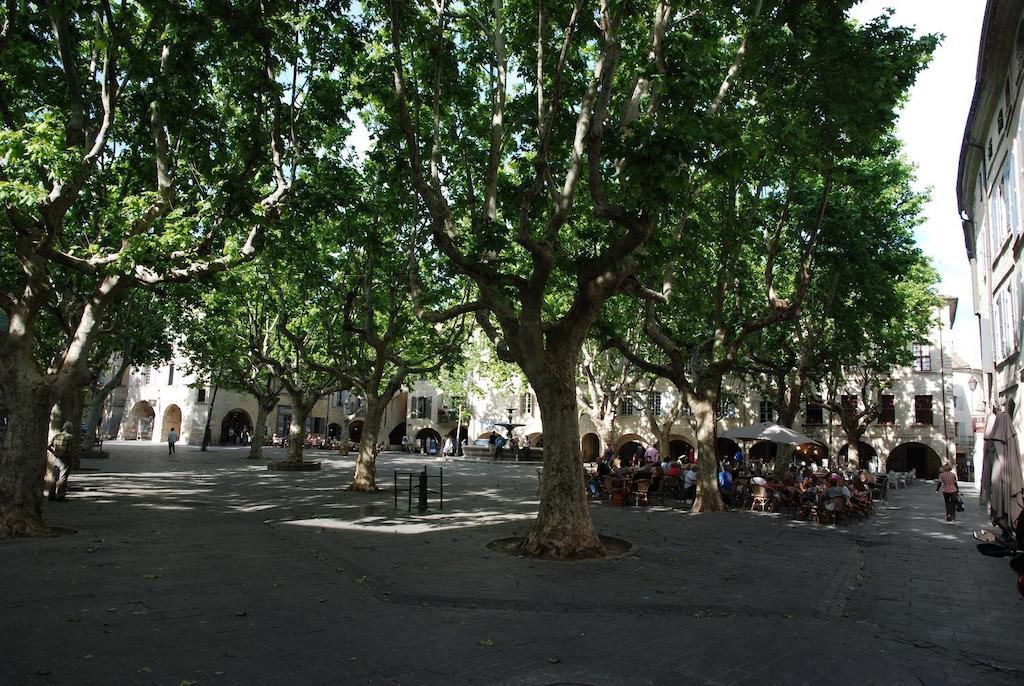 Le Richelieu Bed and Breakfast Uzès Esterno foto