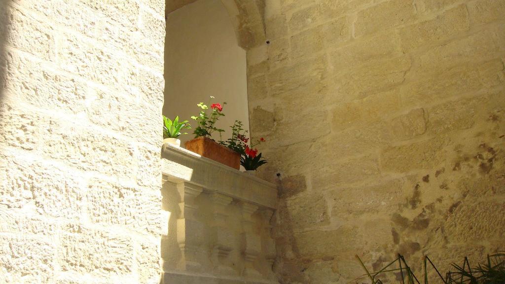 Le Richelieu Bed and Breakfast Uzès Esterno foto