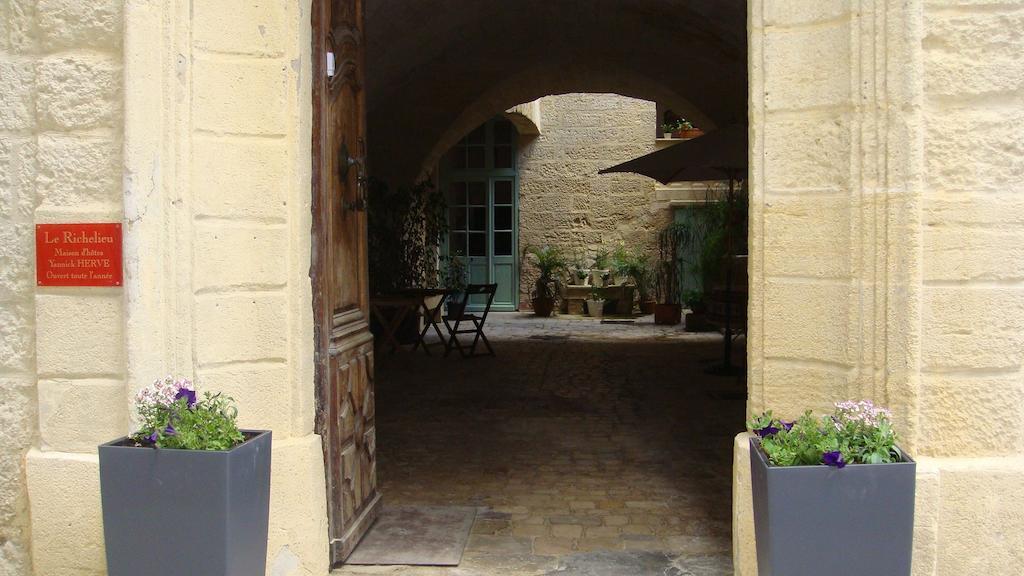 Le Richelieu Bed and Breakfast Uzès Esterno foto