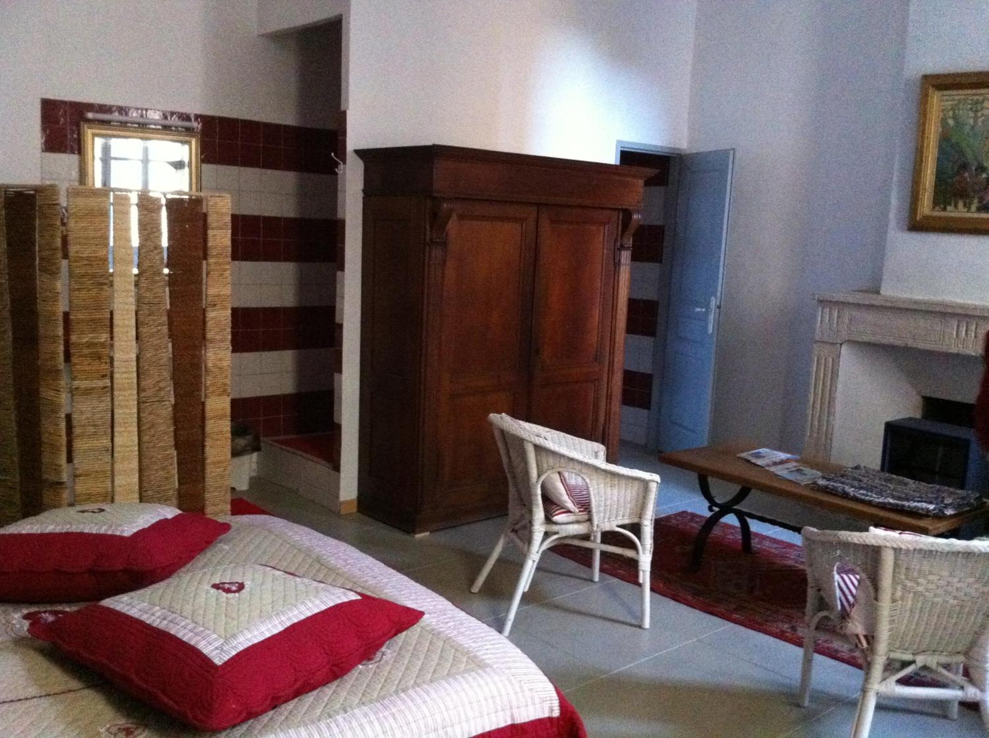 Le Richelieu Bed and Breakfast Uzès Esterno foto